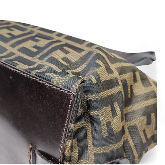FENDI FF Zucca Tote Bag - Picture 7 of 12